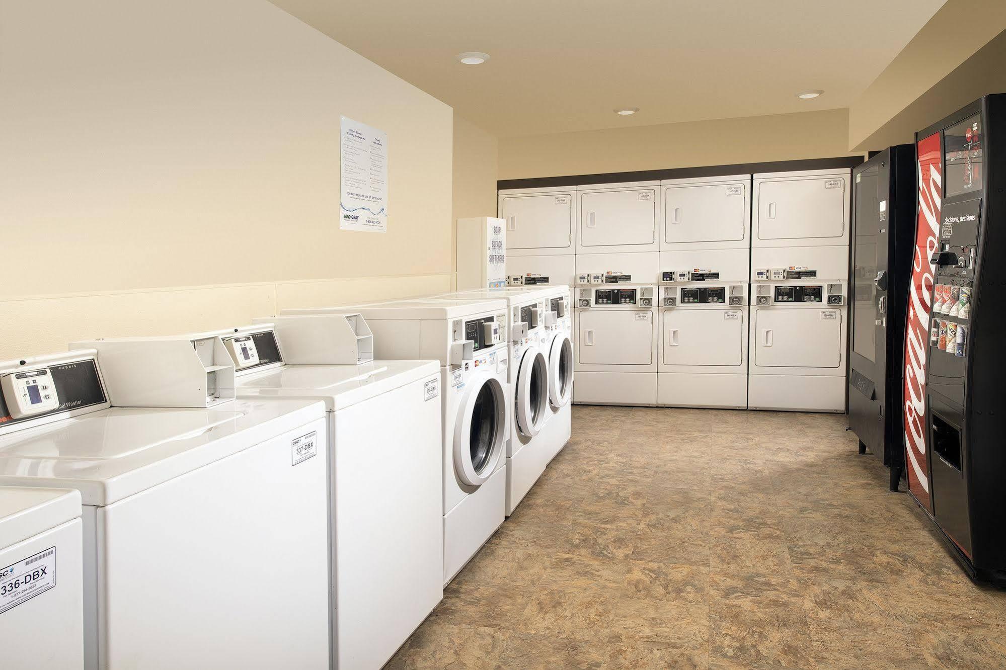 Woodspring Suites Hobbs Air Base City Екстер'єр фото